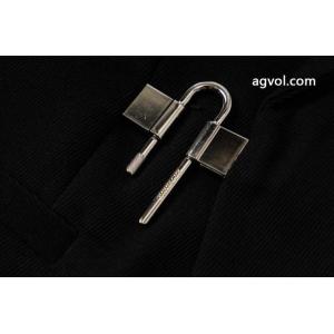 GIVENCHYの今年の新作ロックスーツコート