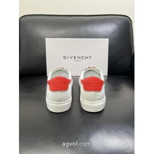 偽物 通販GIVENCHY限定デザイン 唯一無二の存在 人気雑誌掲載スニーカー ブーツ..
