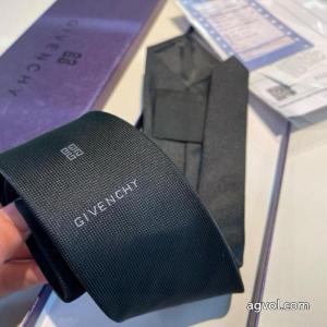 アクセサリーGIVENCHY最新ビット おしゃれ上級者を目指す スマホケーススーパー コピー 品..