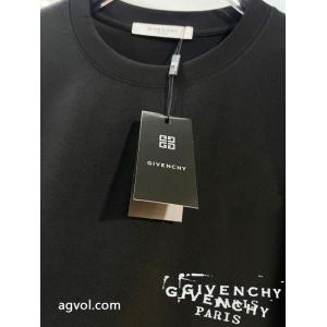 GIVENCHY定番人気商品 完売間近 モードな雰囲気 2026スーパーコピー半袖Tシャツ