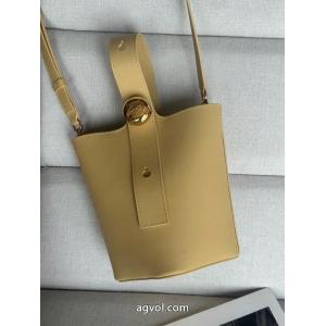 GIVENCHY完売必須 柔らかな着心地 2026新作先取り日本未入荷    バッグブランド 通販.