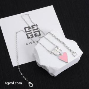 GIVENCHY春夏トレンド先取り 国内配送ギフトにも 通気性のいいコピー 品 ブランド    ..