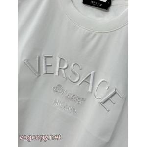 半袖TシャツGIVENCHYブランド フェイクラグジュアリーな雰囲気 SS26注目スタイル 2026年夏 オススメ新作
