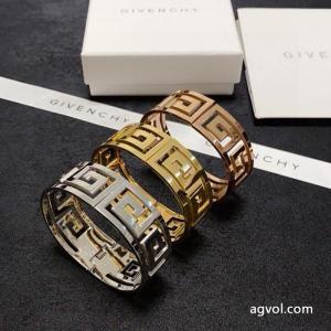  2026スーパー コピーVIPセールで奇跡即発送 王道コンビ 特に人気ジバンシーアクセサリー.