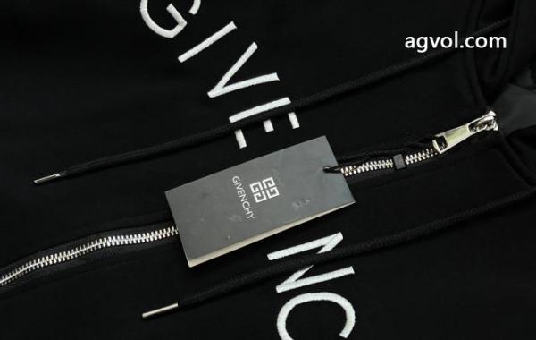 ブランド コピー 優良お洒落上級者今季大注目GIVENCHYコート 2