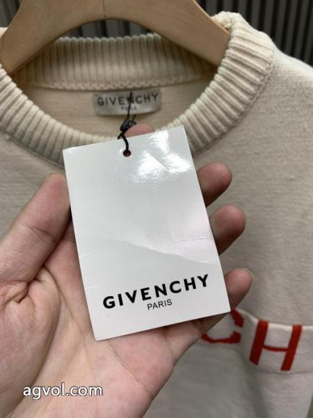 セーター激安期間限定セール 落ち着いた感覚 個性的なスタイリングGIVENCHYブランド レプリカ 1
