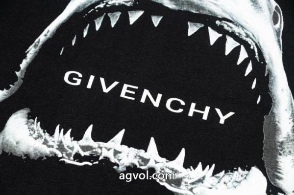 半袖TシャツGIVENCHY毎年大人気商品 おすすめセール メール便対応偽 ブランド 通販. 5