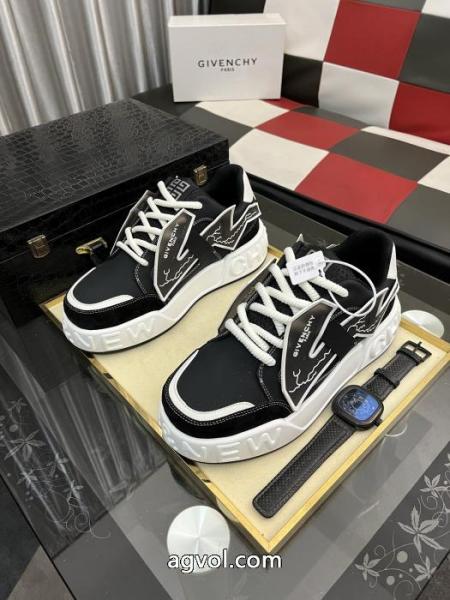 新作春夏らしさをプラス 甘過ぎず大人な印象に 派手すぎずスニーカージバンシーブランド レプリカ.. 2