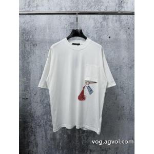 Tシャツルイ ヴィトンブランド 偽物 激安大人っぽいデザイン ムダな装飾を排したデザイン トレンド感溢れる.