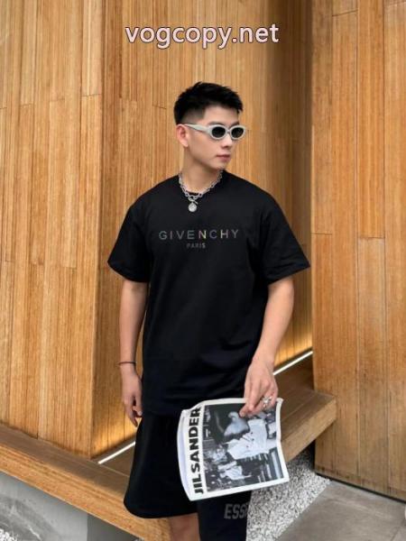 GIVENCHY半袖Tシャツ清涼感 人気モデル雑誌掲載 幅広く使えるブランド コピー ショップ 3